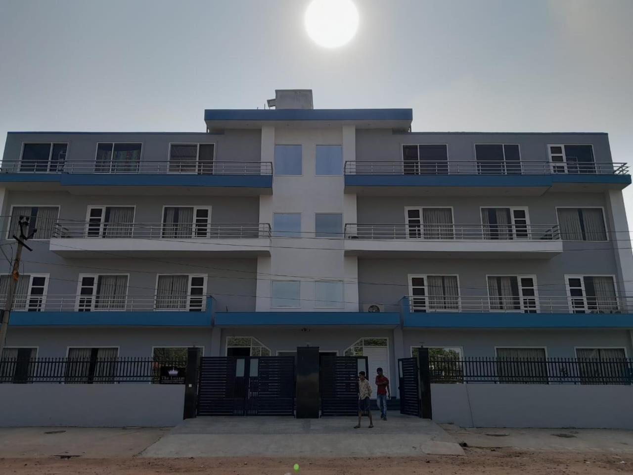 Hotel The Luxem - Behind Ibis Hotel Gurugram Gurgaon Exterior photo